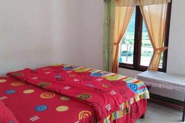 پانسیون Chenty Lodge Moni