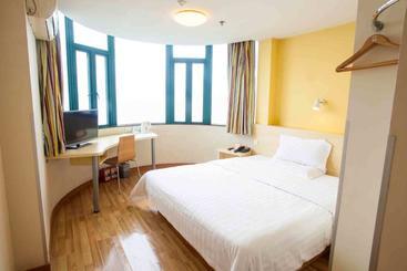 هتل 7days Inn Anshun Nan Ma Square