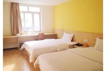 호텔 7days Inn Tongren Railway Station Jintan