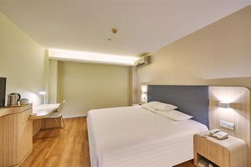 هتل Hanting  Shanghai The Bund Yanan Dong Road