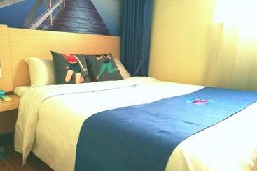Pai Hotel Zhangjiakou North Mingde Road