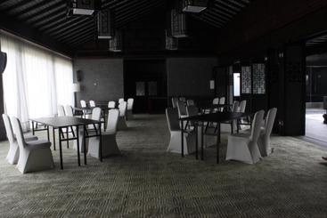 Yurun Hanyuelou Villa Resort Huangshan