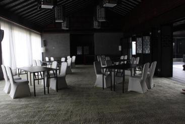 Yurun Hanyuelou Villa Resort Huangshan