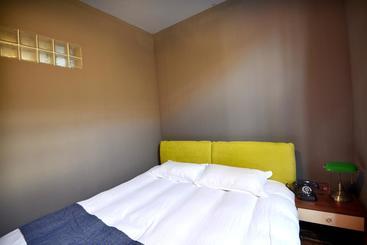هاستل Qingdao Lejiaxuan Nostalgia Theme Inn