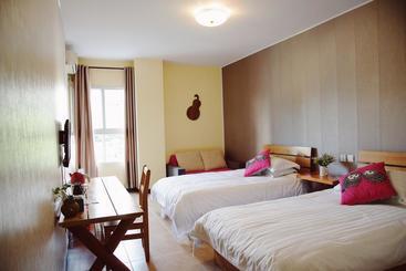 Chengdu Dreams Travel International Youth Hostel