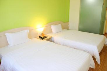هتل 7 Days Inn