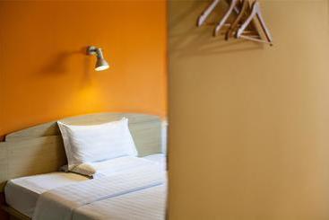 هتل 7days Inn Xiamen Jimei University Shigu Road