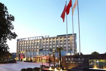 هتل Ningbo East Harbour