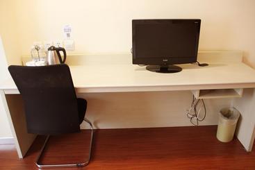 هتل Hanting Express Mianyang Wuyi Square Branch