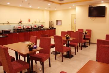 هتل Hanting Express Mianyang Wuyi Square Branch