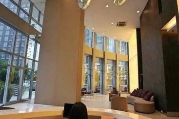 هتل Avant Apartments At The Fort