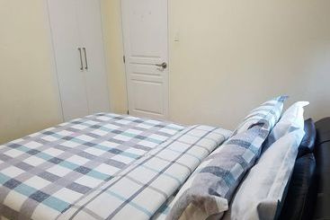هتل Avant Apartments At The Fort
