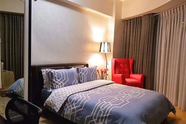 هتل Avant Apartments At The Fort