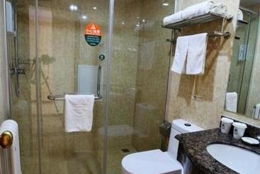 هتل Greentree Inn Qingyuan Road Metro Station