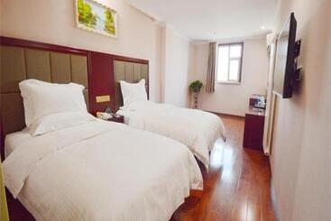 酒店 Greentree Inn Anhui Xuancheng Jixi Guangming Palace Business