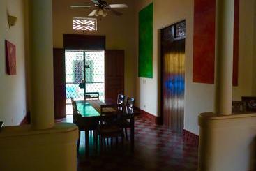 تختخواب و صبحانه Casa Silas Granada Nicaragua