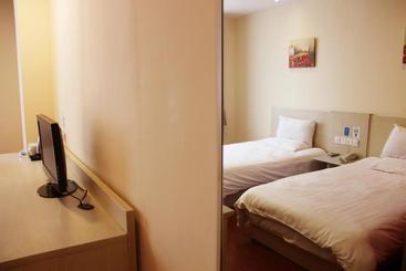 هتل Hanting Express Chengdu Jinniu Wanda Branch