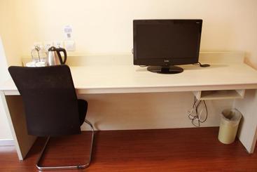 هتل Hanting Express Chengdu Jinniu Wanda Branch