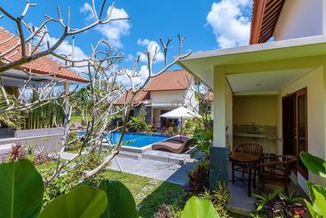 هتل Airy Sukawati Sutami Gunung Sari 99x Bali