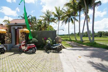 هتل Airy Sukawati Sutami Gunung Sari 99x Bali