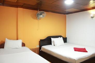 هتل Two Easy Bungalow