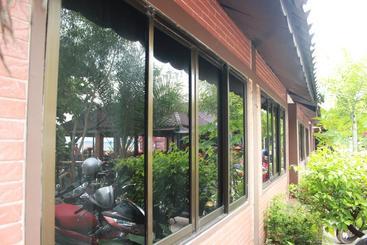 هتل Two Easy Bungalow