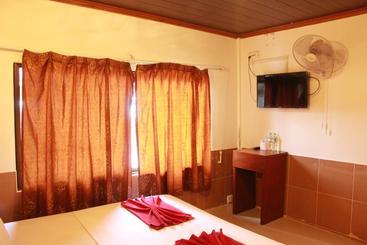 هتل Two Easy Bungalow