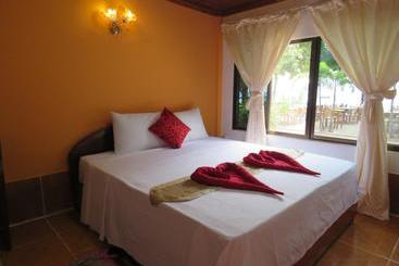 هتل Two Easy Bungalow