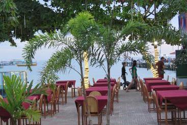 هتل Two Easy Bungalow