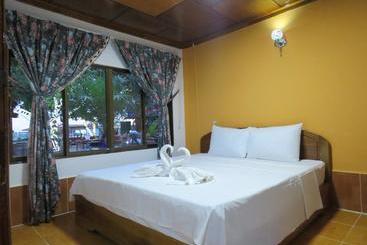 هتل Two Easy Bungalow