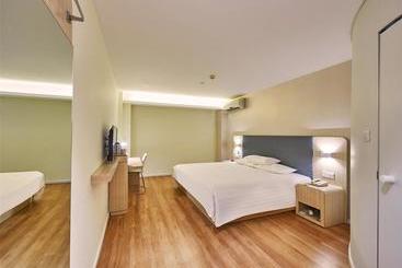 هتل Hanting Express Haikou Mingzhu Plaza