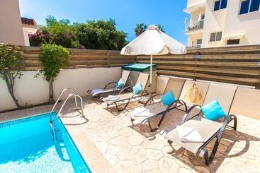 Oceanview Luxury Villa 007