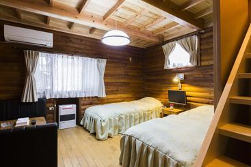 Cottage Inn Logcabin