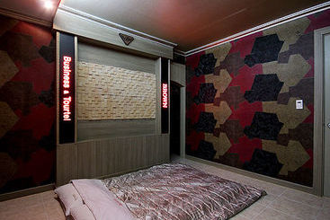 Hotel Brown