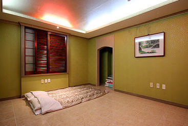 Hotel Brown