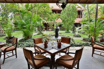 هتل Zen Rooms Jogja Cendrawasih