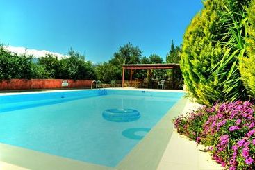 Anna Malai Traditional Cretan Villa