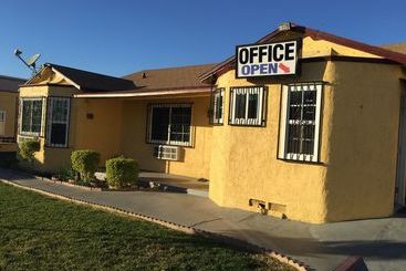 Deluxe Motel