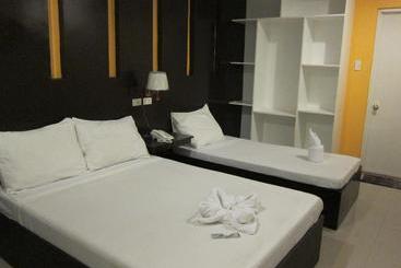 호텔 Dolyn Suites