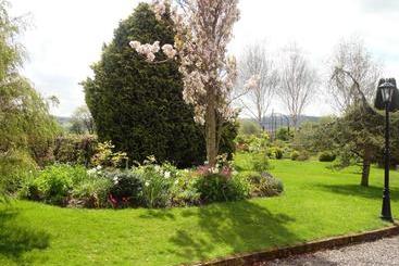 تختخواب و صبحانه Westwood Country House