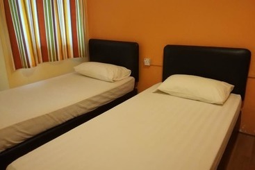 Harbourside Backpackers  Hostel