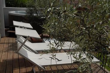 تختخواب و صبحانه Bed&Breakfast Villa Luisa