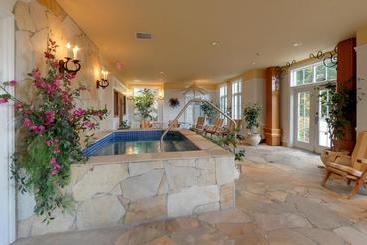 استراحتگاه Hilton Grand Vacations Club Tremblant Canada