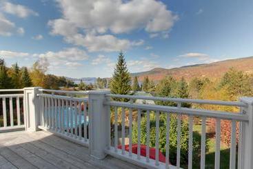 استراحتگاه Hilton Grand Vacations Club Tremblant Canada
