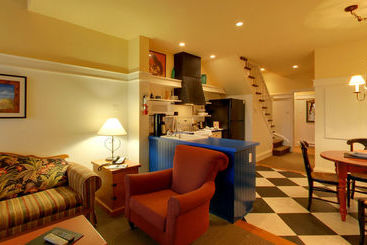 استراحتگاه Hilton Grand Vacations Club Tremblant Canada