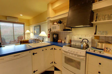 استراحتگاه Hilton Grand Vacations Club Tremblant Canada