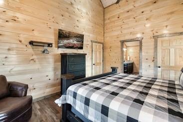 Сельский дом Modern Cabin W/ Pool, Hot Tub, Games & More!