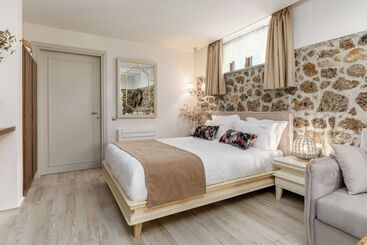 هتل Meydani Suites