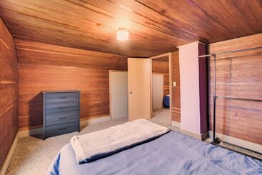 بيت ريفى Serene Devils Lake House W/ Deck + Fire Pit!
