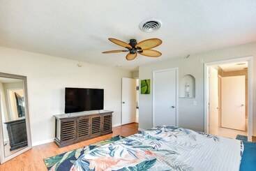 بيت ريفى Sunny South Daytona Home W/ Private Boat Dock!